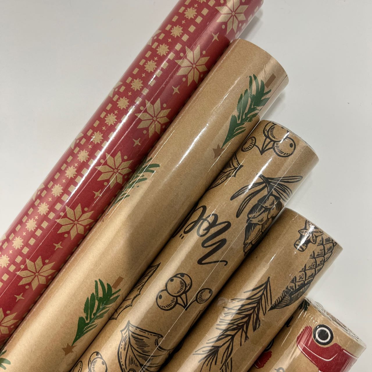 WRAPLA Christmas Wrapping Paper - Kraft Paper with Red and Green Pattern for Wedding, Birthdays, Valentines, Christmas - 5 Roll - 76 cm X 3 m Per Roll